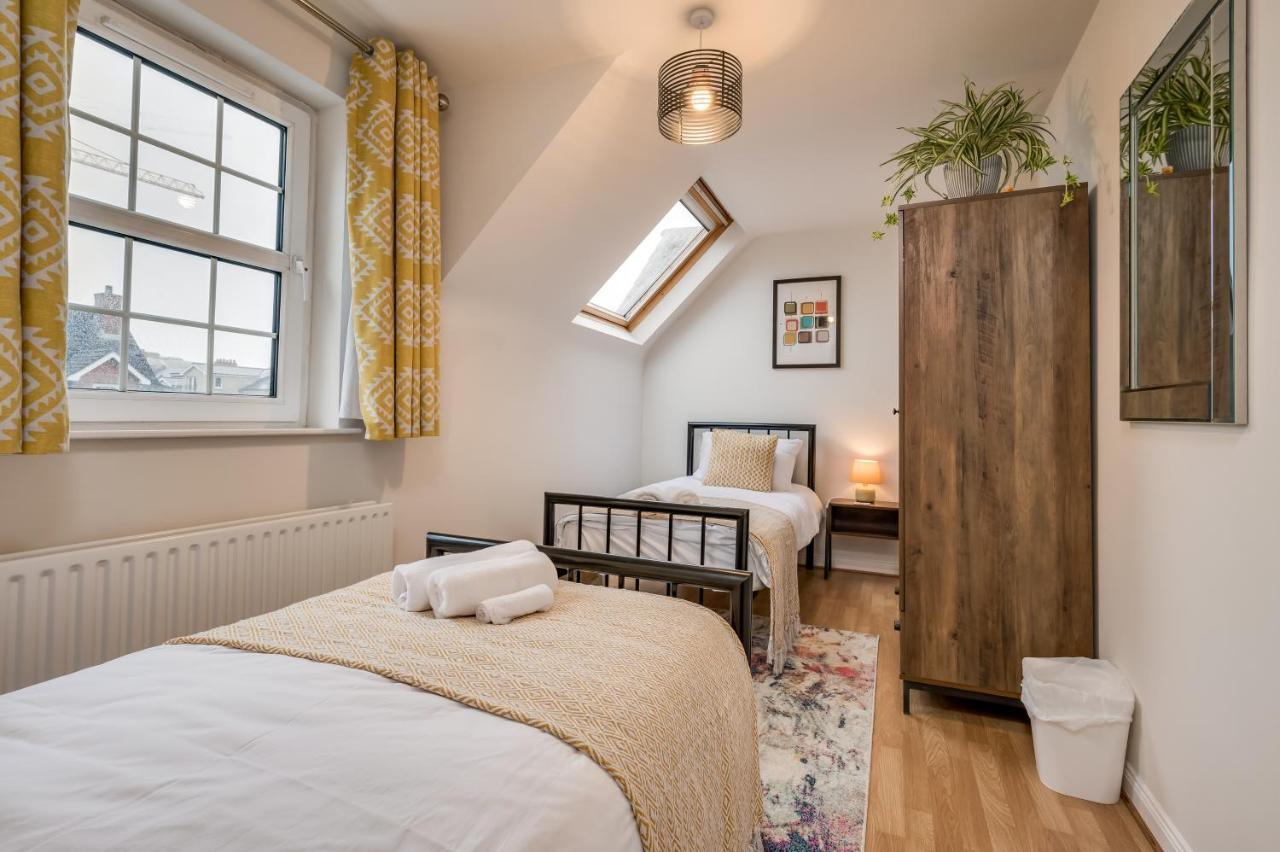 Apartments: Ashley Mews * Belfast