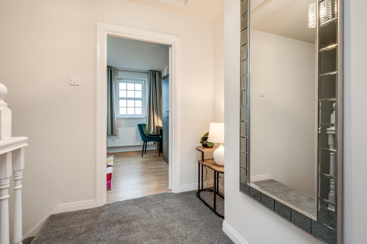 Apartments: Ashley Mews * Belfast