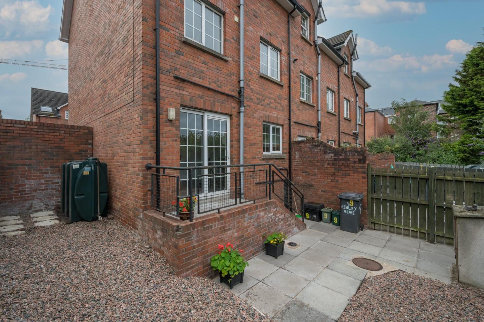 Apartments: Ashley Mews * Belfast